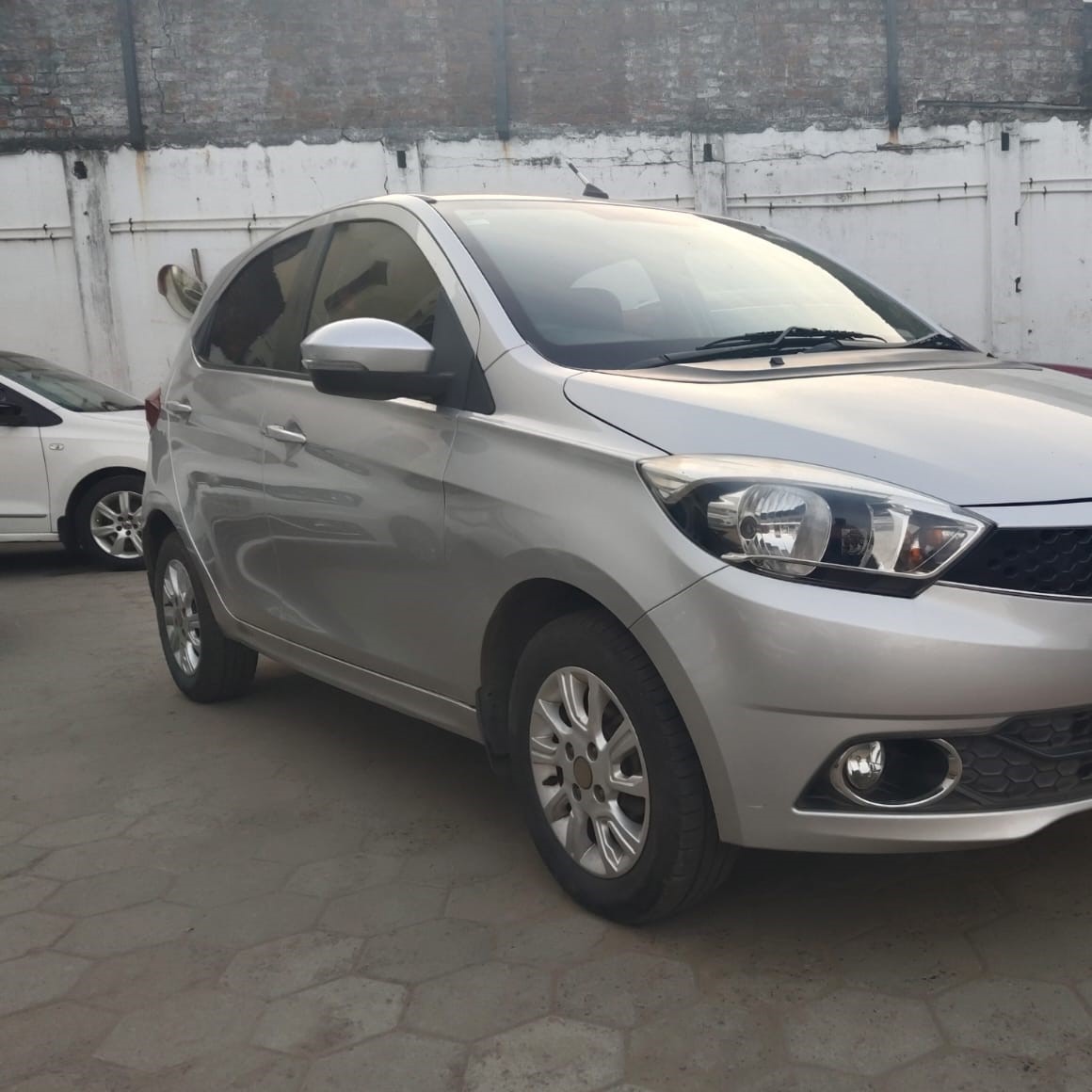 Tata Tiago(2016-2019) Revotron Xza